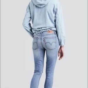 Levis Wedgie Skinny Jean size 23/0